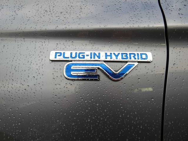 Mitsubishi Outlander PHEV Top 4WD
